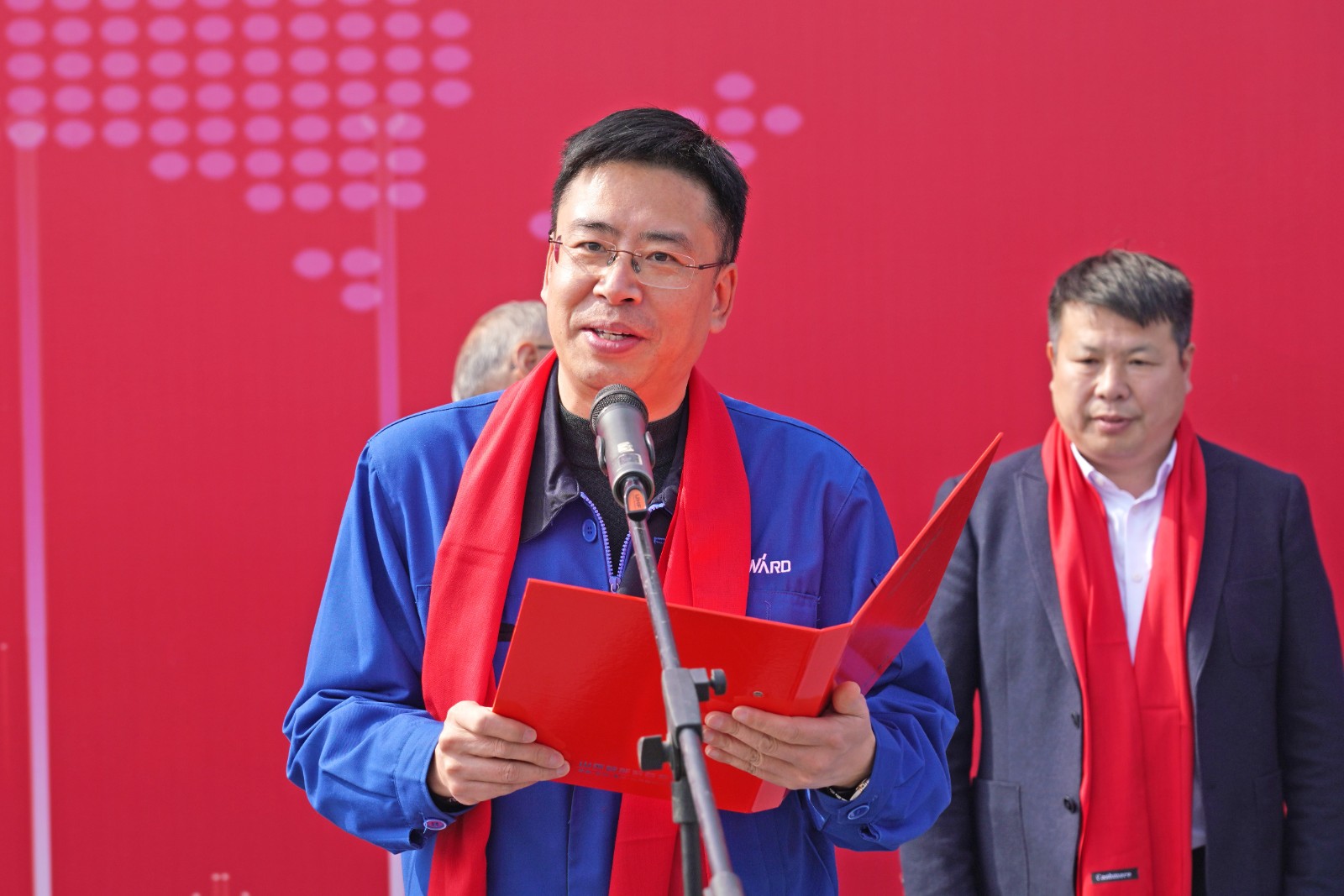 九游体育(中国)官方网站智能价值6亿元设备全球发货仪式火热举行