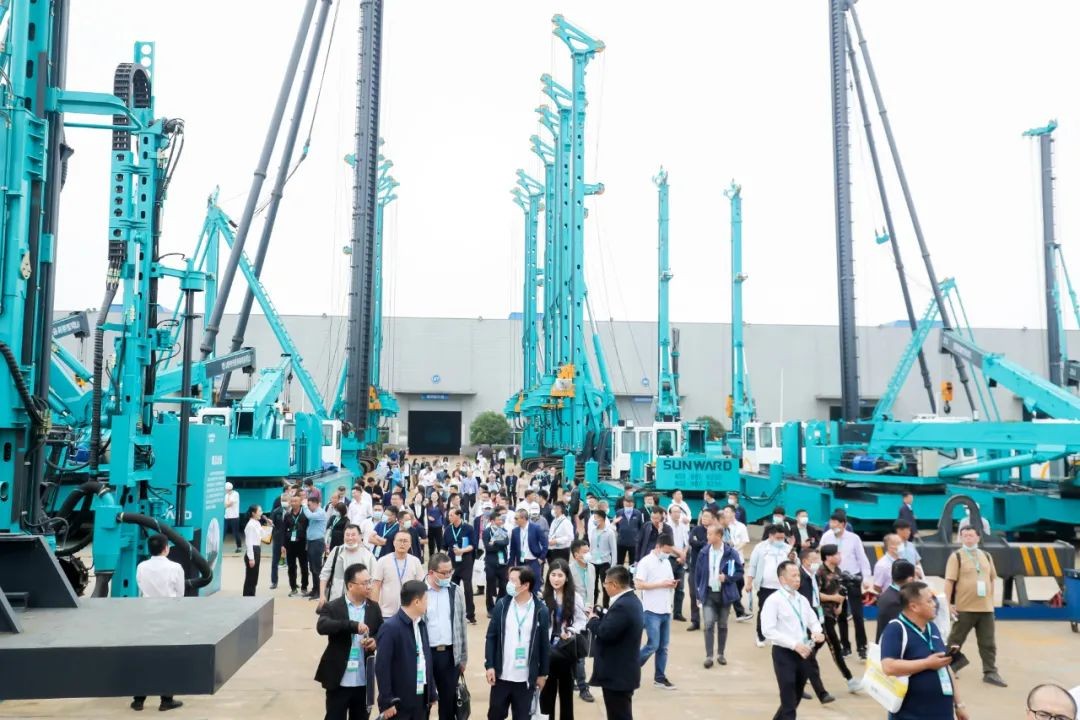 “爆品”出击！九游体育(中国)官方网站智能客户交流会签约超8亿元