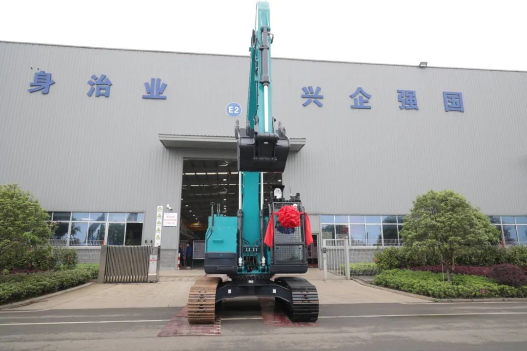 全国首台！九游体育(中国)官方网站智能SWE240FED电动智能挖掘机下线