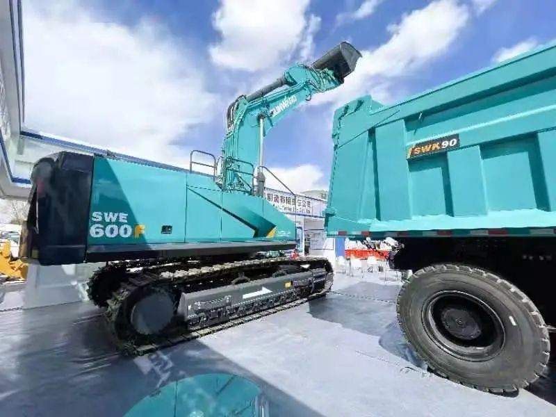 九游体育(中国)官方网站智能绿巨人闪亮登场鄂尔多斯国际煤博会