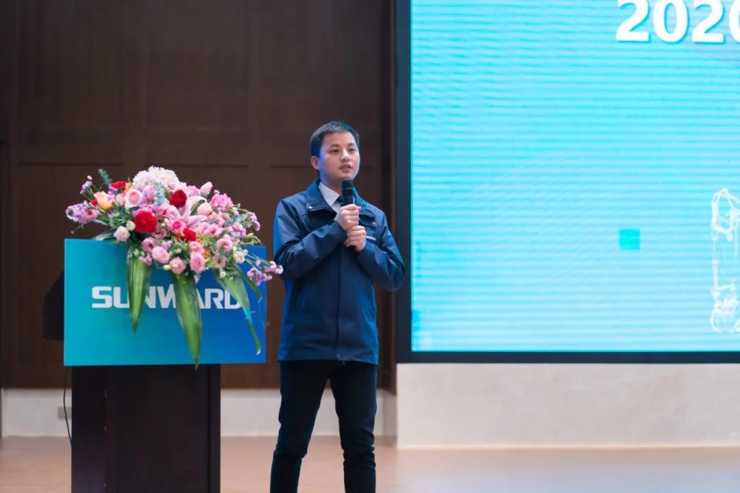 同心克难再腾飞，携手齐心冲万台——2021九游体育(中国)官方网站智能挖掘机经销商年会圆满召开