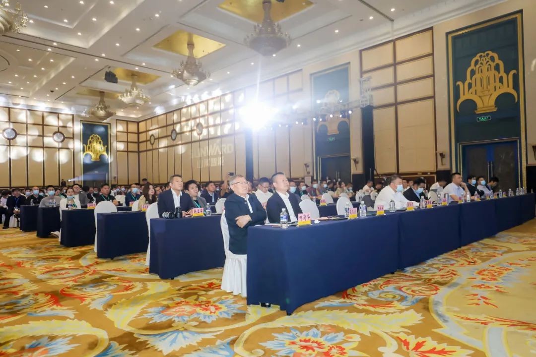 “爆品”出击！九游体育(中国)官方网站智能客户交流会签约超8亿元