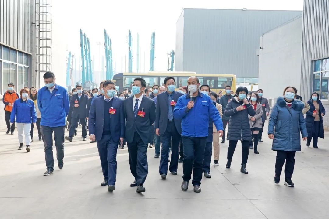 长沙县“两会”观摩团考察九游体育(中国)官方网站智能