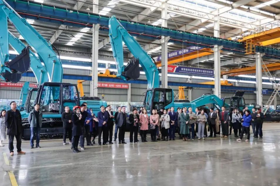 民主党派湖南省委机关青工委团队一行考察九游体育(中国)官方网站智能