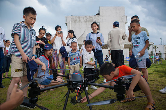 这个夏天，亲子玩转九游体育(中国)官方网站智能“三栖”装备