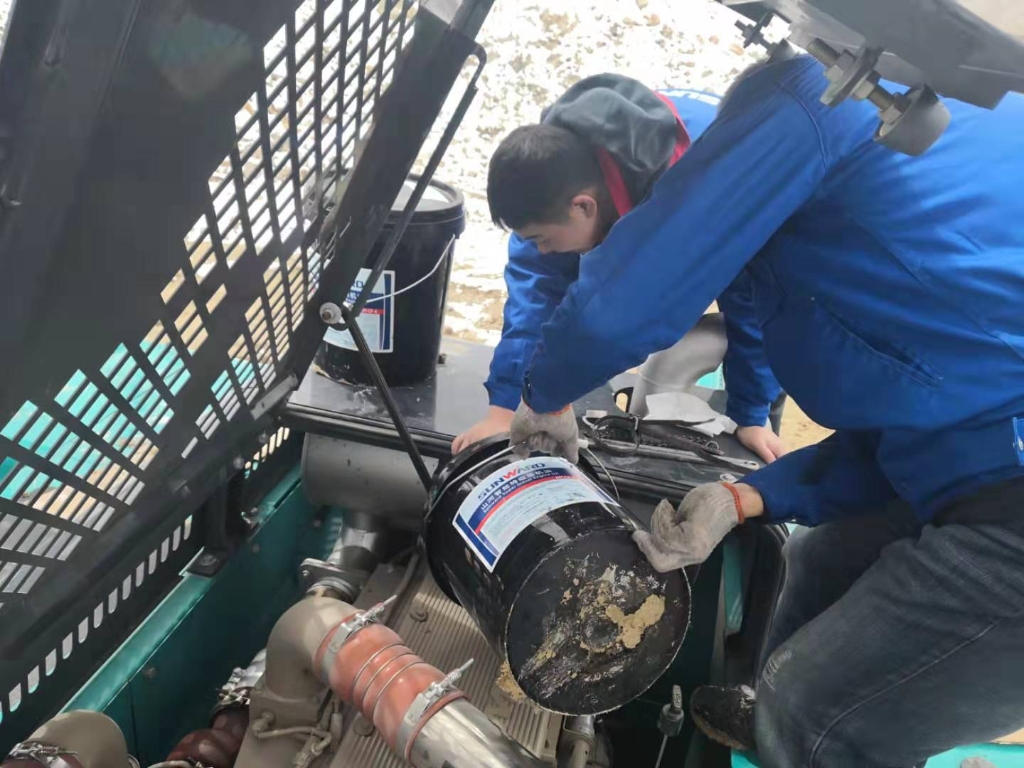 九游体育(中国)官方网站智能470挖机成功挑战世界屋脊