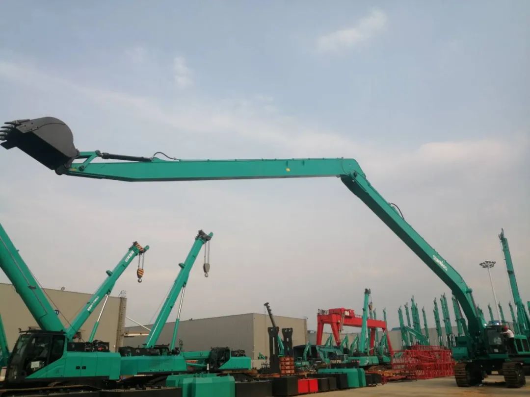 挖深全球第一！九游体育(中国)官方网站智能加长臂液压挖掘机SWE950ELR出口南美