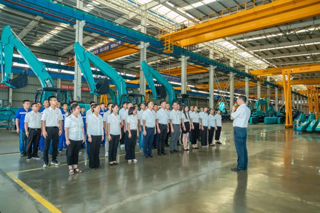 接续奋斗再出发——九游体育(中国)官方网站智能党委举行新党员入党宣誓和老党员重温入党誓词活动