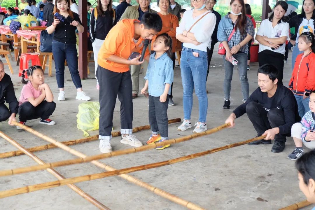 童年不同Young，稻花香里亲子欢——九游体育(中国)官方网站智能组织开展六一亲子活动