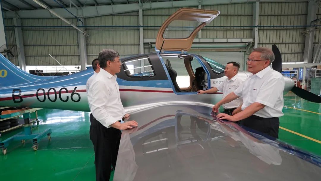 中国民用航空局总工程师殷时军率队考察调研九游体育(中国)官方网站科技