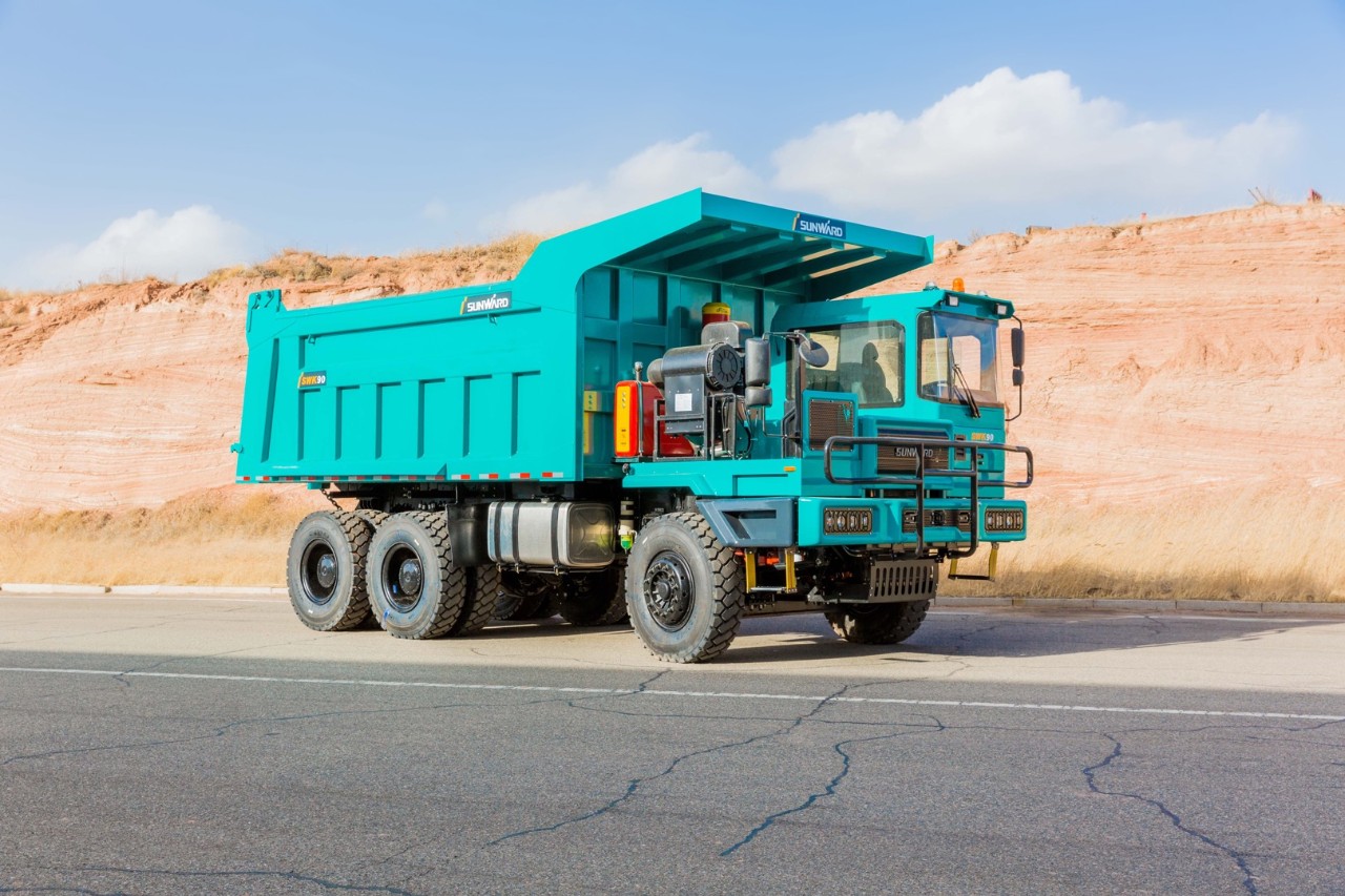 批量出口印度尼西亚！九游体育(中国)官方网站智能智能矿卡征战矿山前线