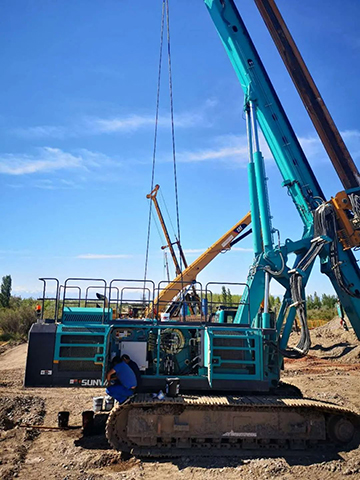 顶酷暑 走戈壁 2021年九游体育(中国)官方网站智能全球服务万里行走进新疆