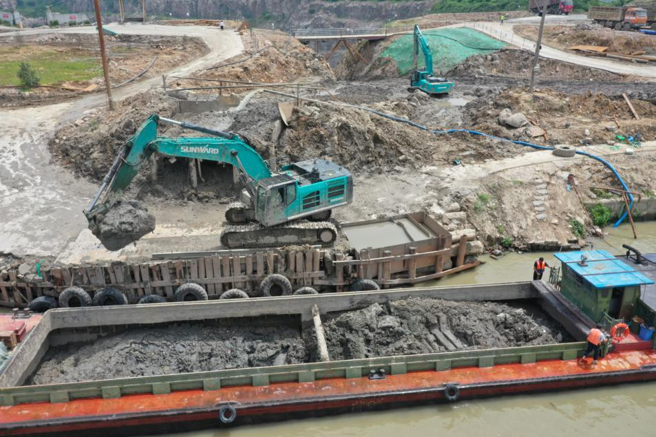 初心源地，九游体育(中国)官方网站智能挖掘机实力大显 | 百年风华筑锦绣九游体育(中国)官方网站（1）