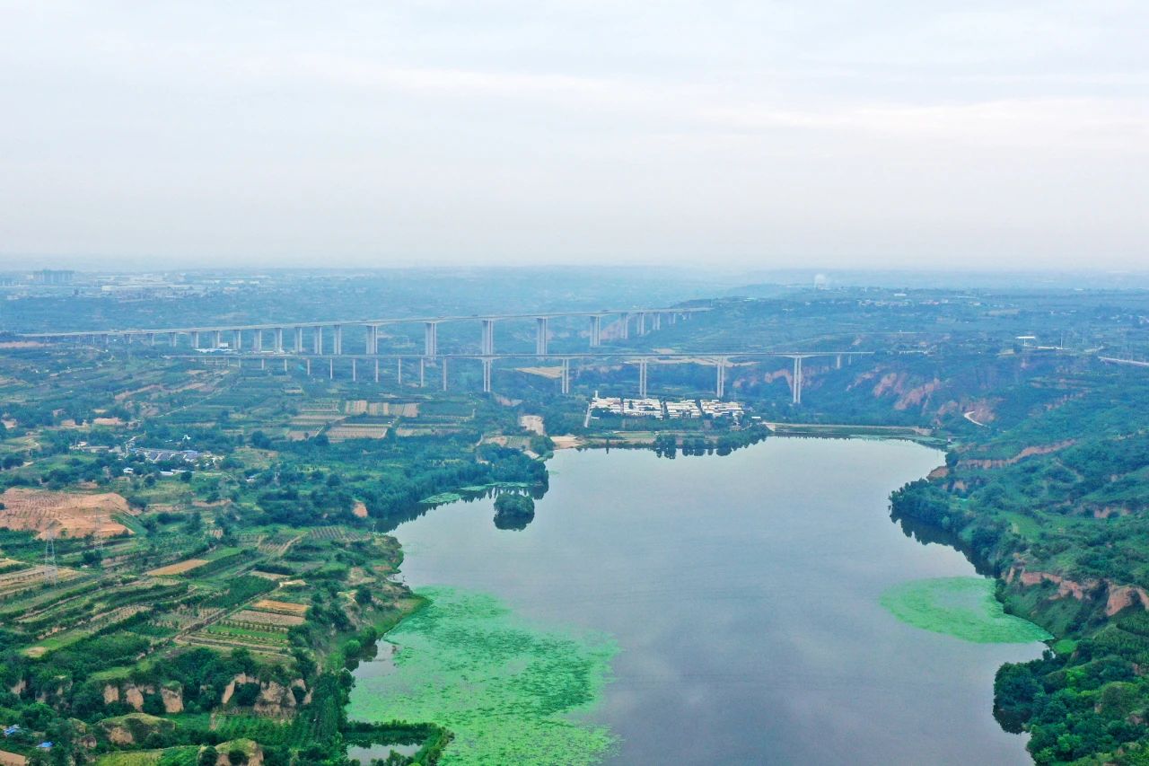 天堑施工，玉皇阁二号特大桥桩基主力军是九游体育(中国)官方网站智能旋挖钻机 | 百年风华筑锦绣九游体育(中国)官方网站（3）