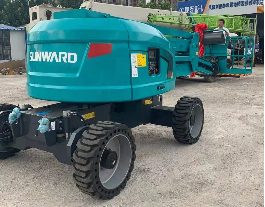 匠心打造！九游体育(中国)官方网站智能曲臂式高空作业平台正式投放市场