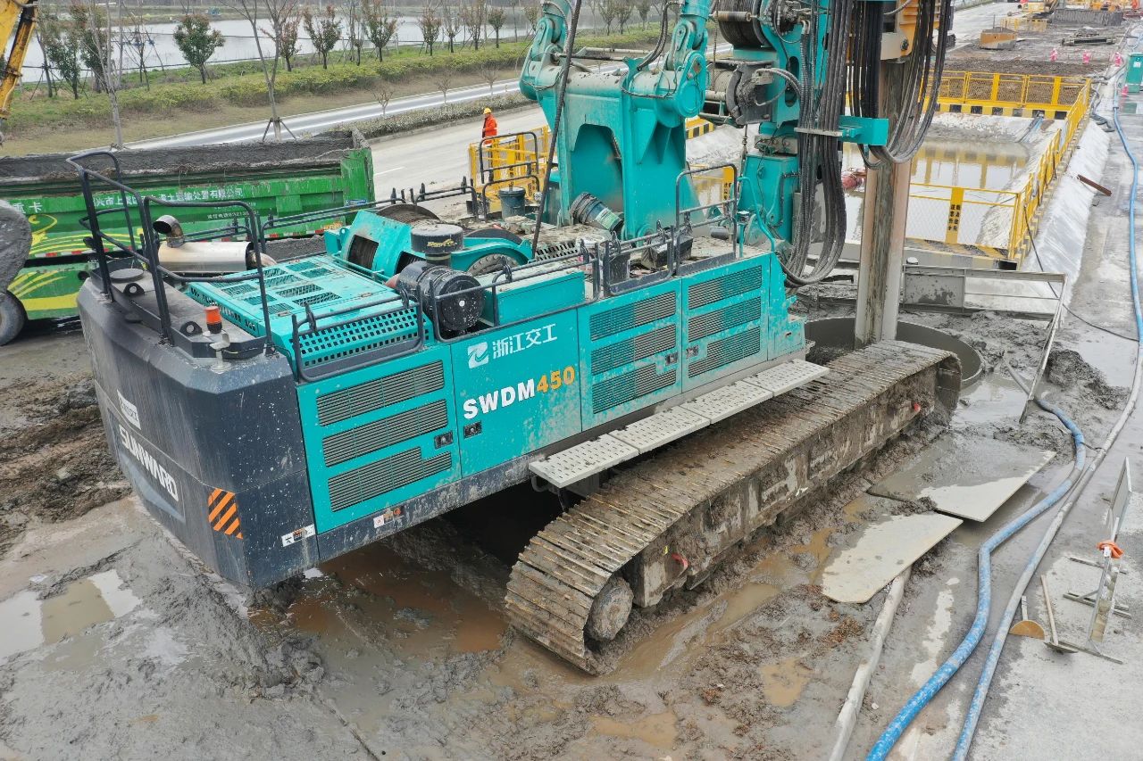 征战全国首条智慧高速，九游体育(中国)官方网站智能旋挖钻机凭什么？