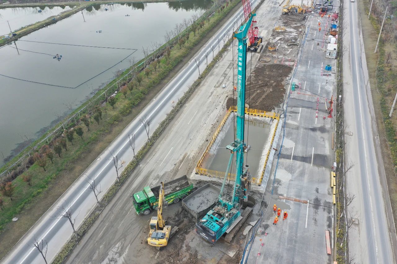 征战全国首条智慧高速，九游体育(中国)官方网站智能旋挖钻机凭什么？