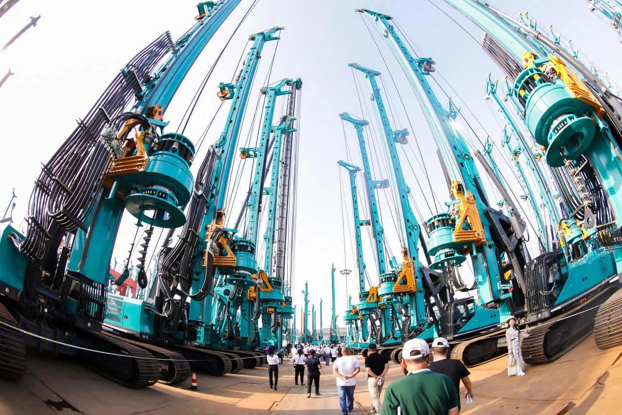 四大成套装备联袂登场！九游体育(中国)官方网站智能创新成果展示会交出“亮眼答卷”