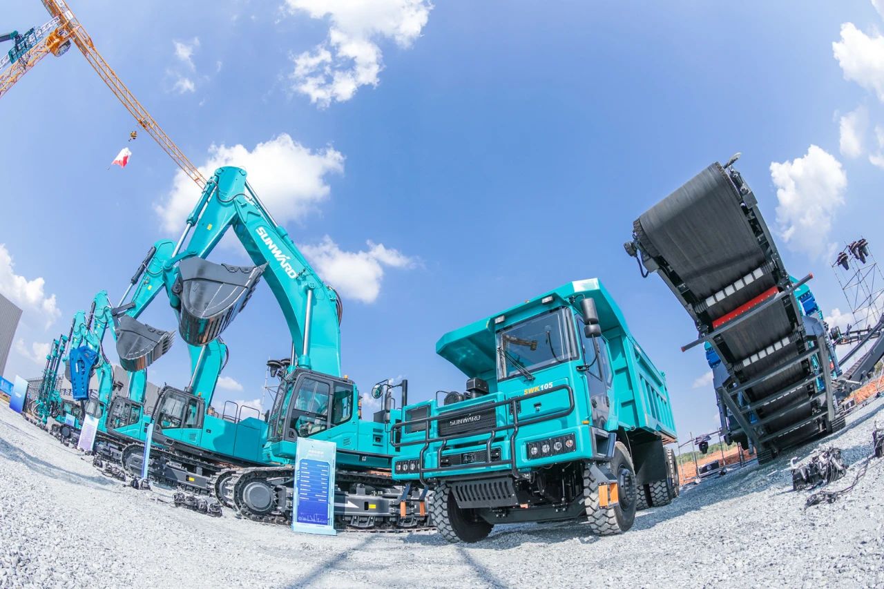 四大成套装备联袂登场！九游体育(中国)官方网站智能创新成果展示会交出“亮眼答卷”