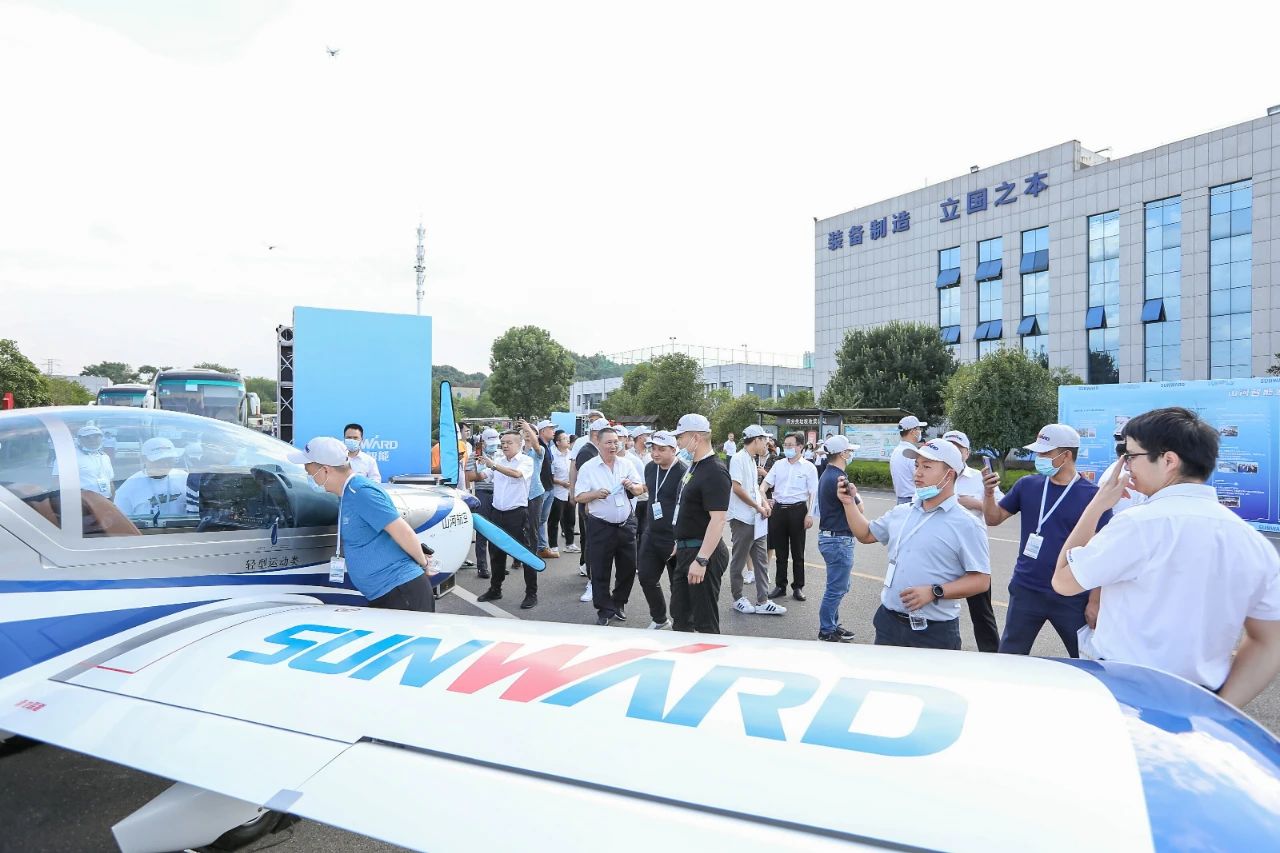 逛展超热闹！九游体育(中国)官方网站智能成果展示会高能名场面来袭