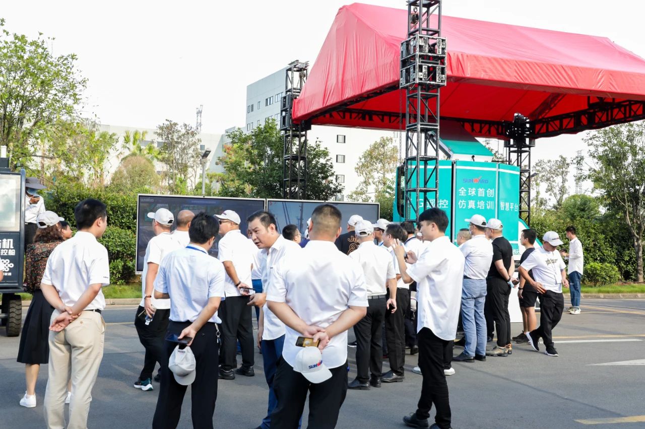 逛展超热闹！九游体育(中国)官方网站智能成果展示会高能名场面来袭