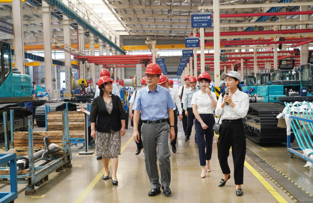 中国出口信用保险公司领导一行调研九游体育(中国)官方网站智能