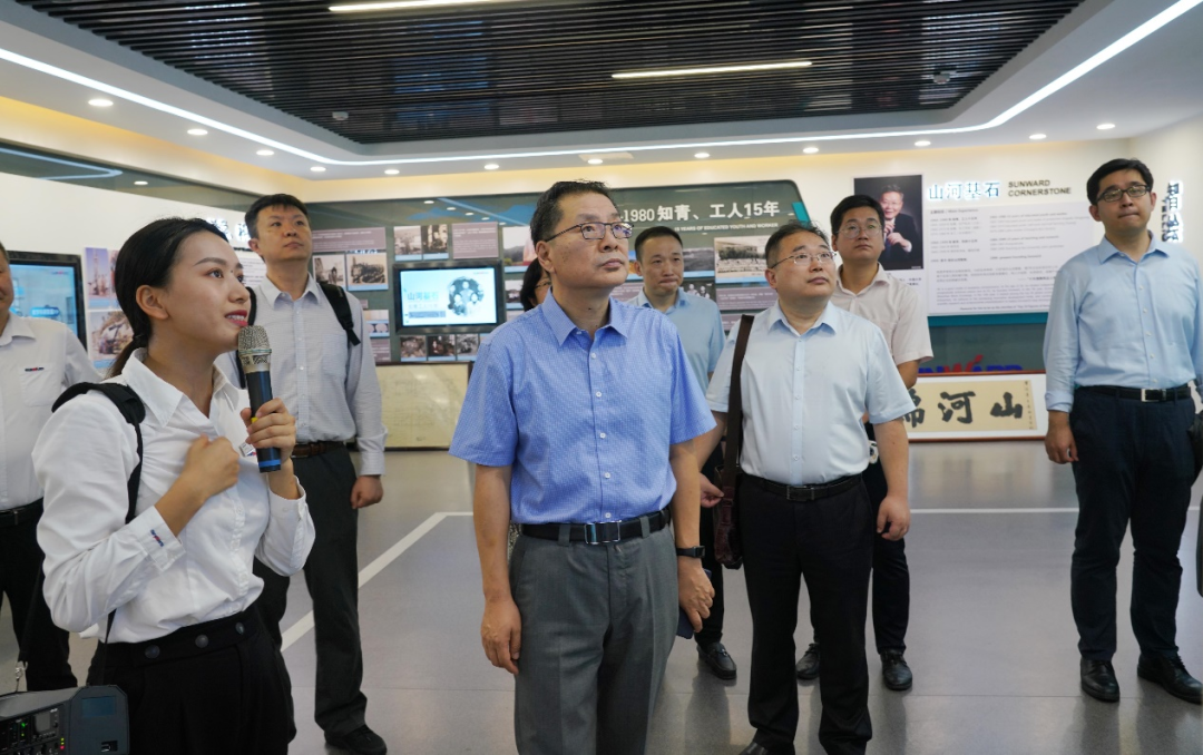 中国出口信用保险公司领导一行调研九游体育(中国)官方网站智能