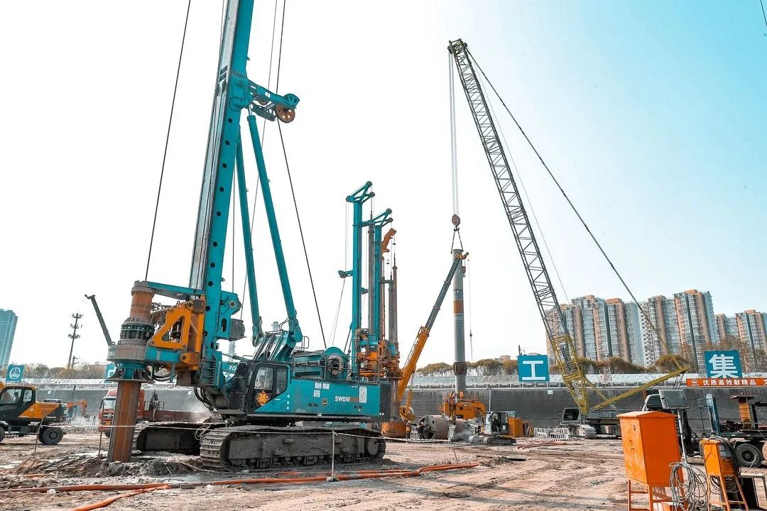 大国重器！九游体育(中国)官方网站智能超级装备助力北京城市副中心综合交通枢纽站建设