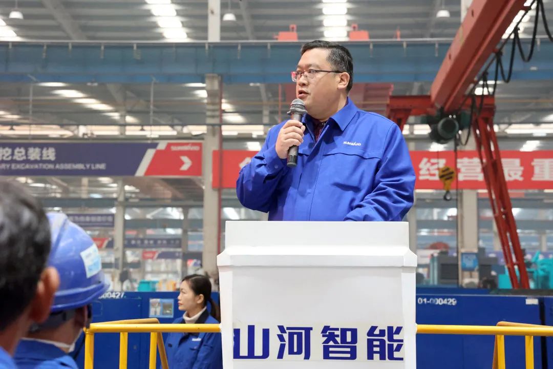 向榜样学习!九游体育(中国)官方网站智能56名职工受到职工职业技能竞赛表彰