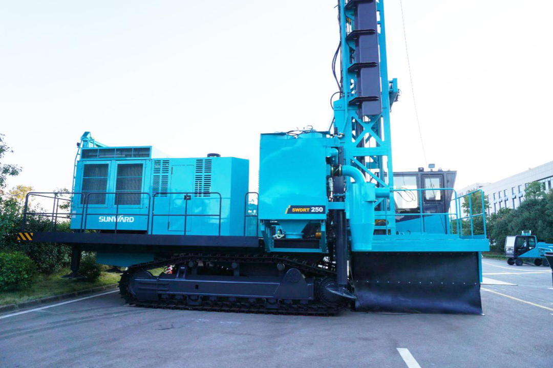 两种钻进模式+更大扭矩！九游体育(中国)官方网站智能自主研制的全液压牙轮钻机下线