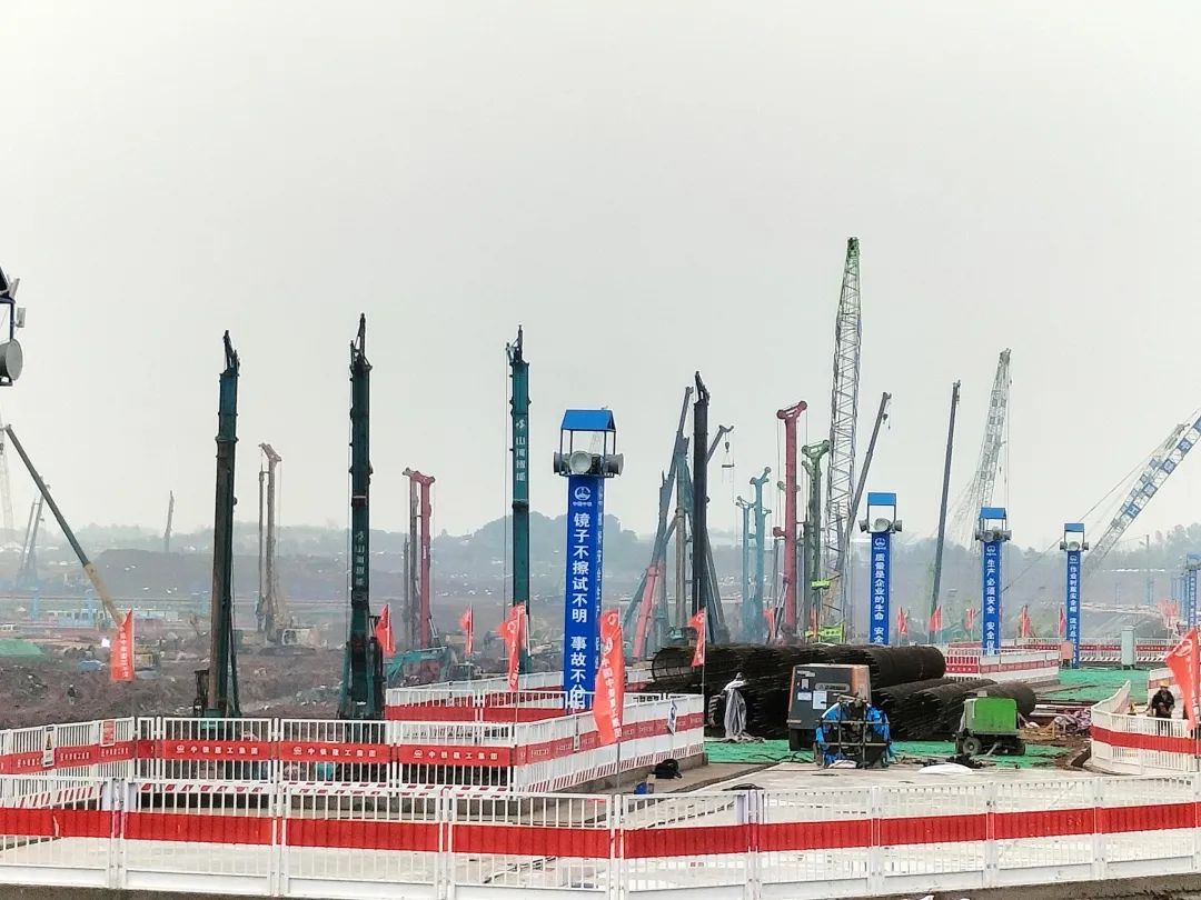 “九游体育(中国)官方网站绿”精彩亮相！九游体育(中国)官方网站智能装备全面助力长沙机场改扩建项目