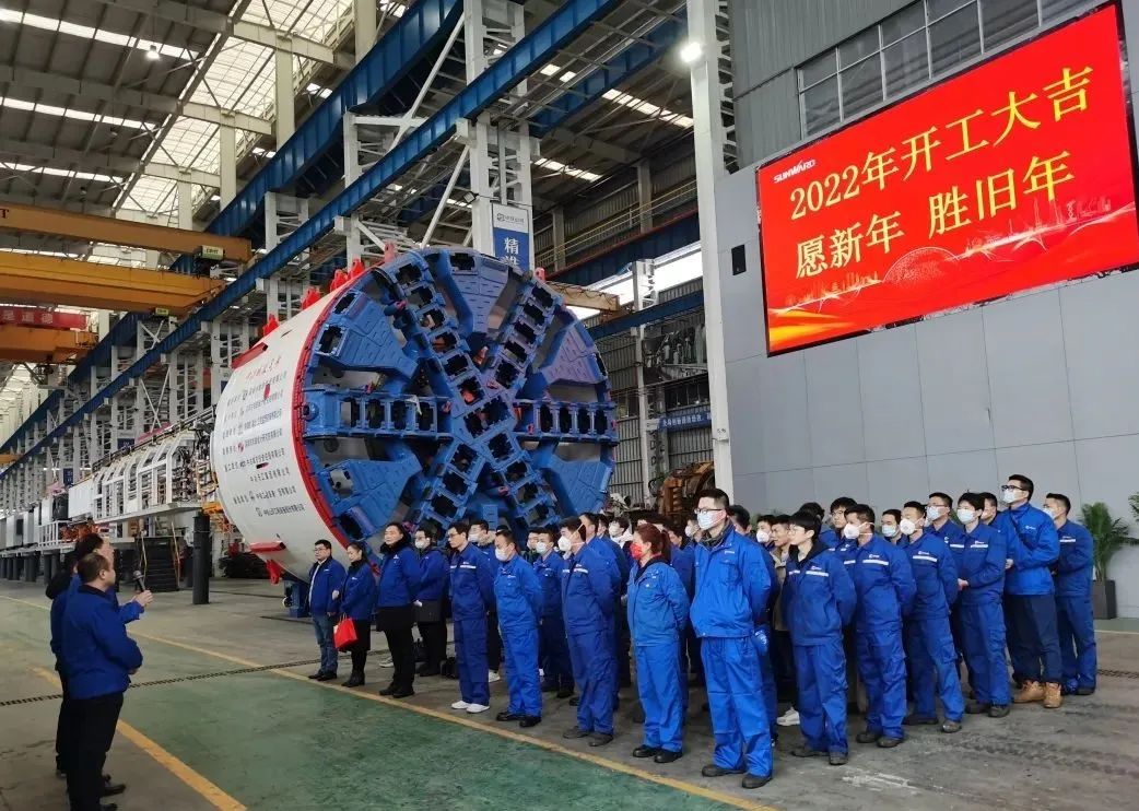 直击生产一线！中铁九游体育(中国)官方网站复工复产忙