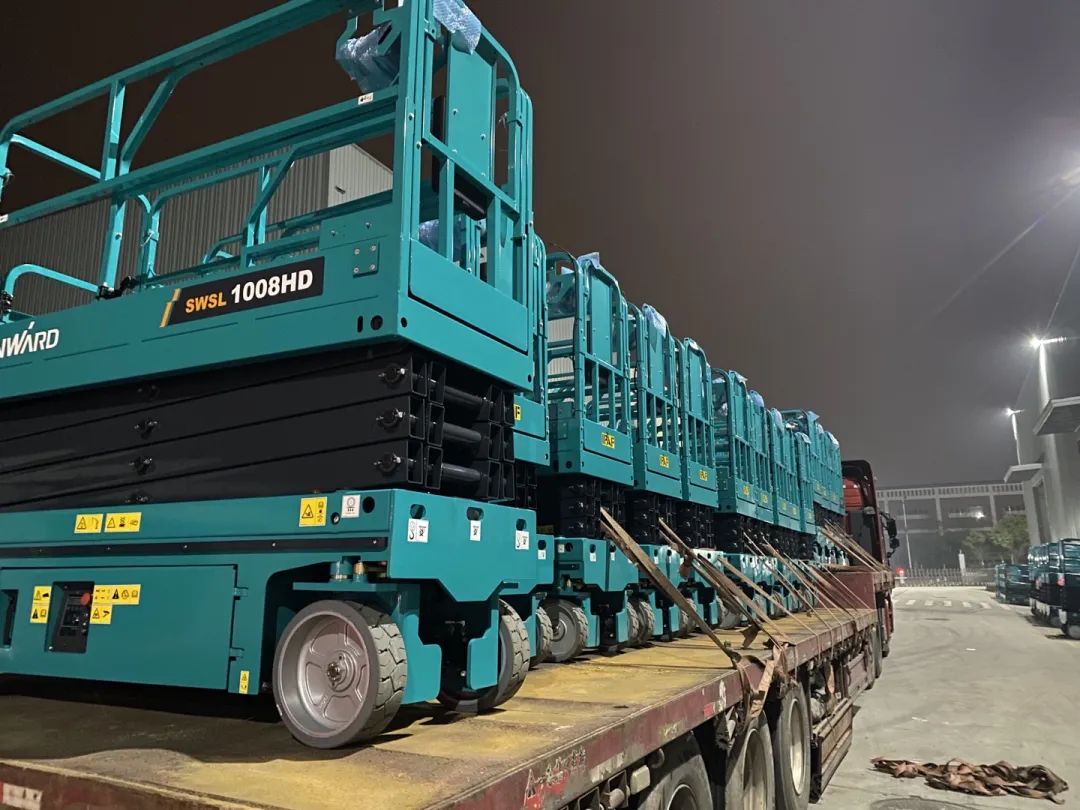 创下单日最高发货量纪录！九游体育(中国)官方网站高机设备集中发货