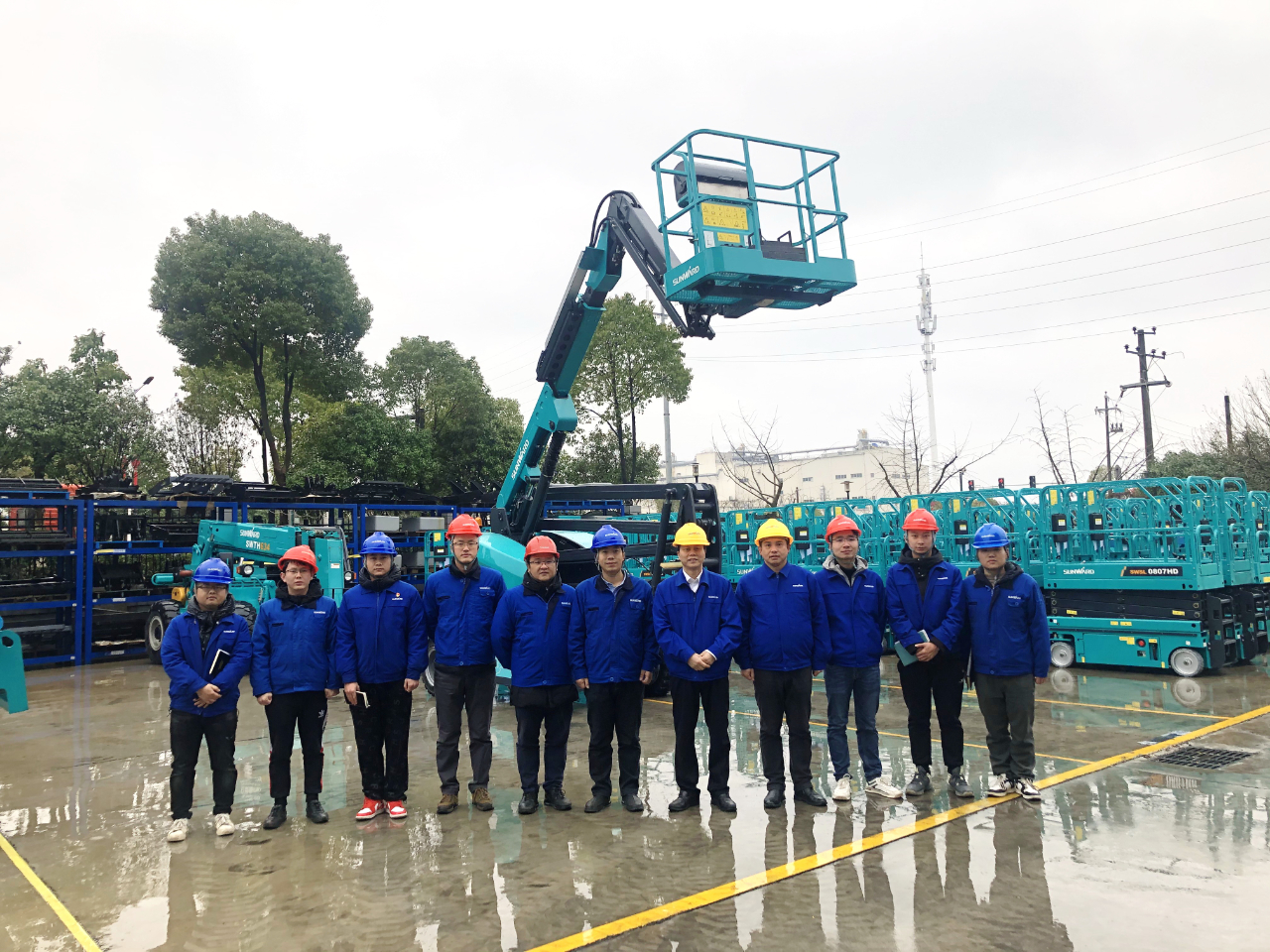 勇闯蓝海！九游体育(中国)官方网站智能两款臂式高空作业平台正式“出道”