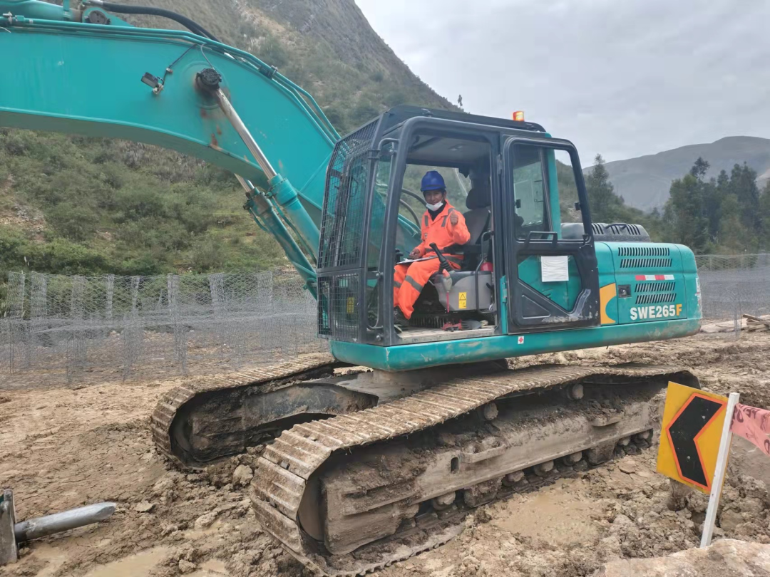 挑战世界第二高山脉！九游体育(中国)官方网站智能装备助力秘鲁安第斯国家公路项目建设