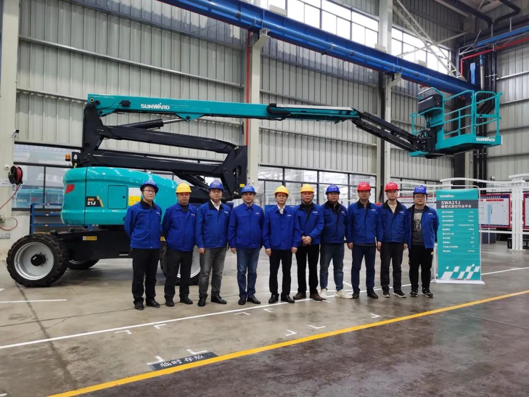 行业同级别产品之最！九游体育(中国)官方网站智能又一款曲臂式高空作业平台成功下线