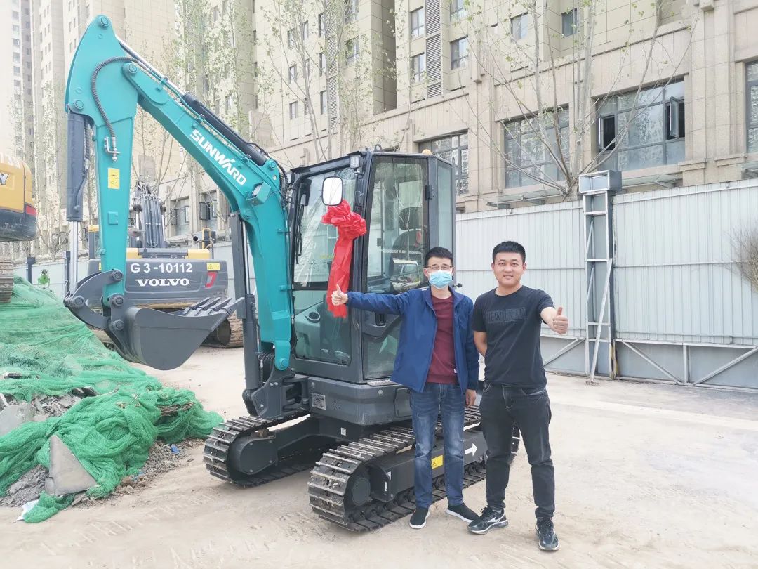 冲、冲、冲！带您感受九游体育(中国)官方网站智能挖掘机火热交机时刻