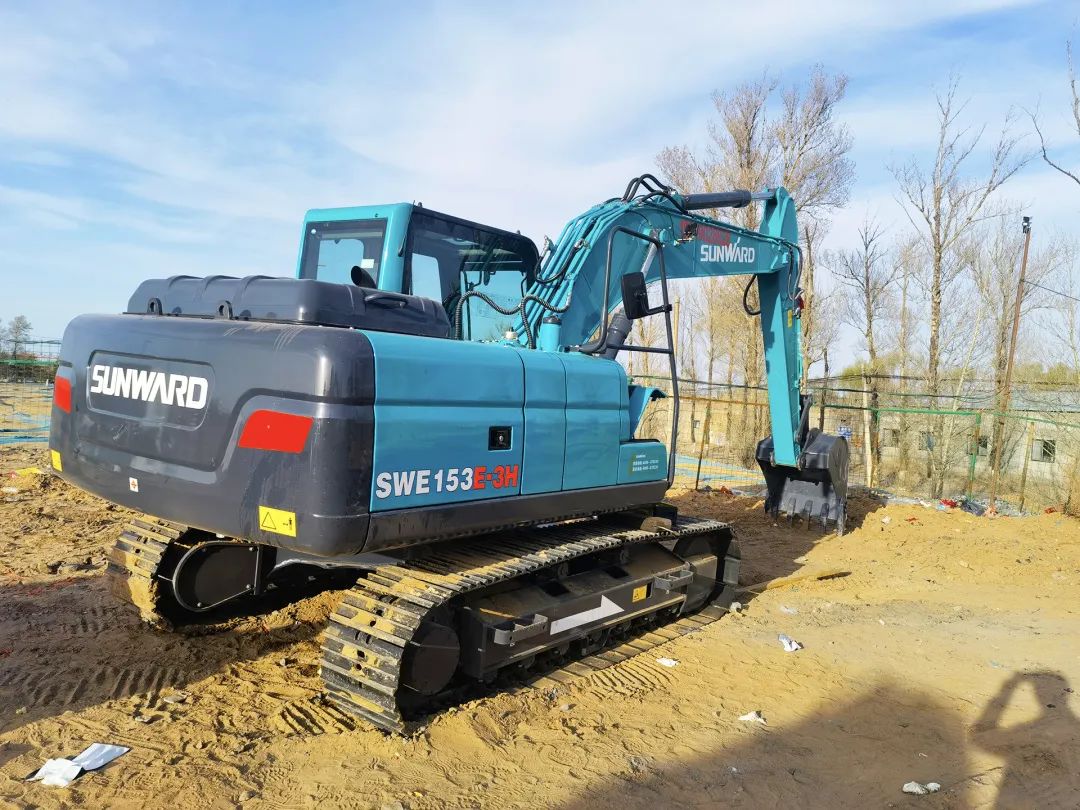 冲、冲、冲！带您感受九游体育(中国)官方网站智能挖掘机火热交机时刻