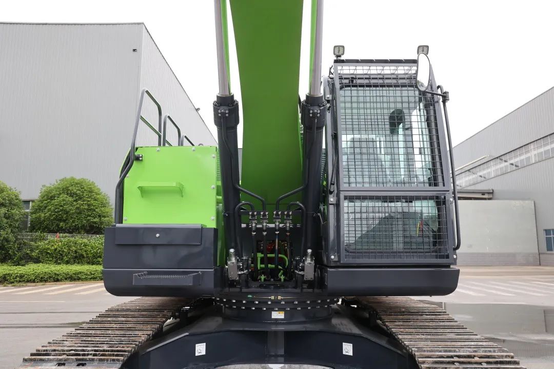 征战川藏铁路！九游体育(中国)官方网站智能新一代电动挖掘机成功交付