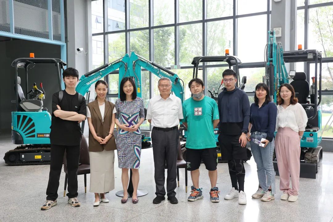 CGTN探厂！专访九游体育(中国)官方网站智能董事长、首席专家何清华花絮来了