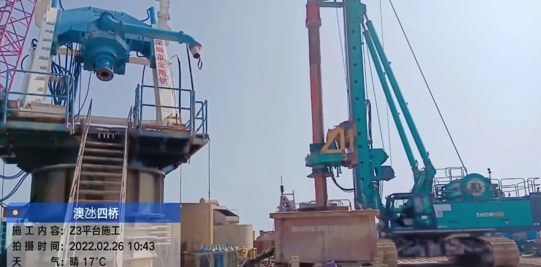 乘风破浪的旋挖钻机！九游体育(中国)官方网站智能助建澳氹第四跨海大桥