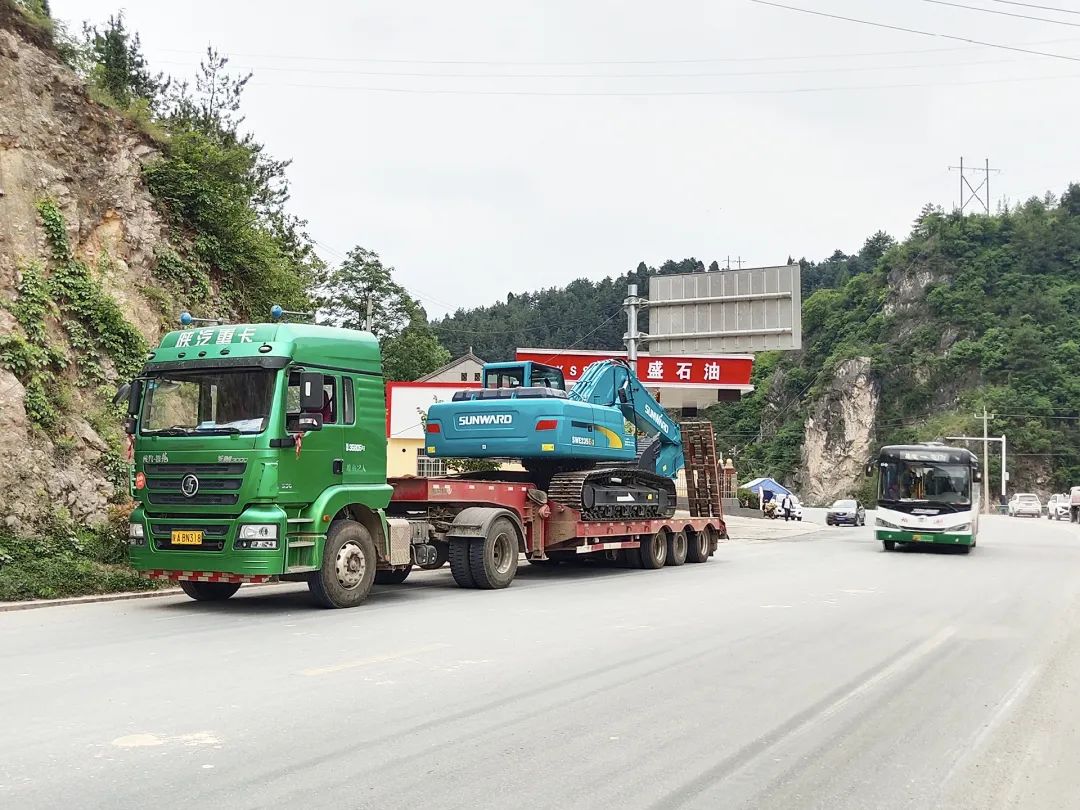 三员九游体育(中国)官方网站挖机“悍将”收服“铁粉”一枚，凭什么？