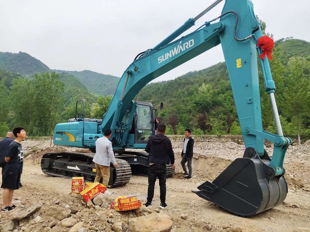 三员九游体育(中国)官方网站挖机“悍将”收服“铁粉”一枚，凭什么？