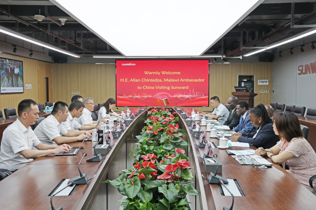 马拉维大使一行考察九游体育(中国)官方网站智能