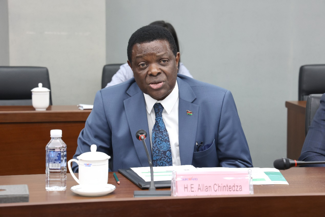 马拉维大使一行考察九游体育(中国)官方网站智能