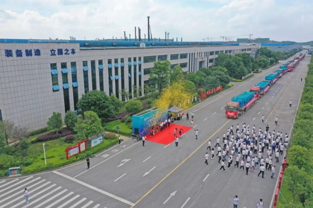 献礼二十大，再攀新高地！九游体育(中国)官方网站智能高空机械设备再迎批量发货