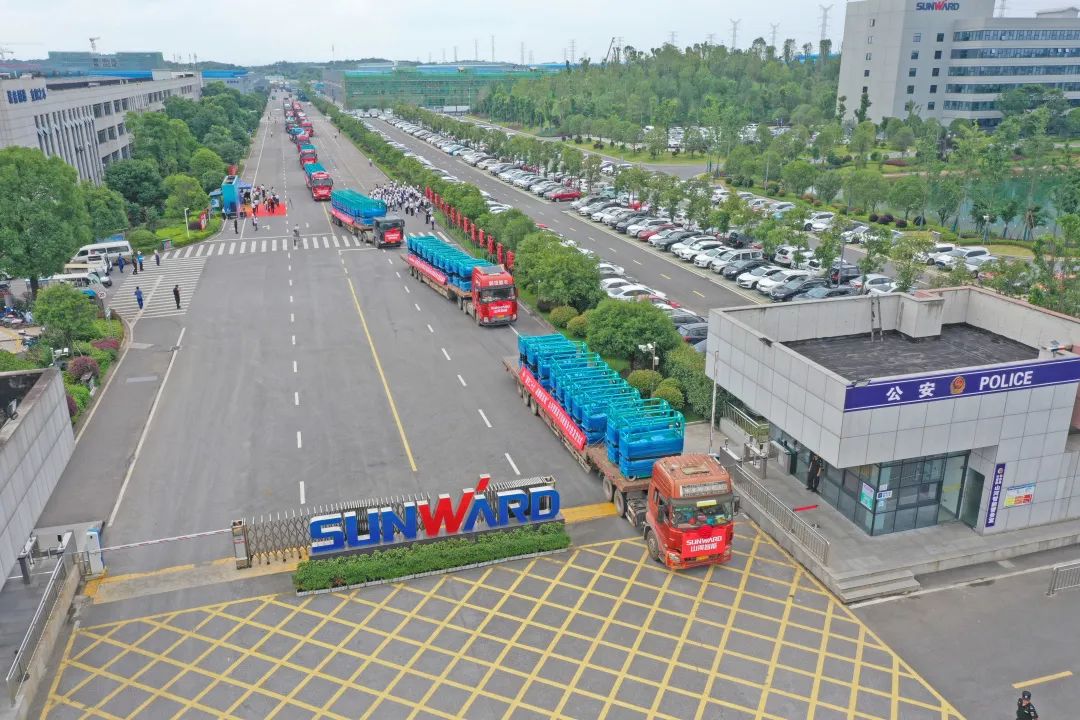 献礼二十大，再攀新高地！九游体育(中国)官方网站智能高空机械设备再迎批量发货