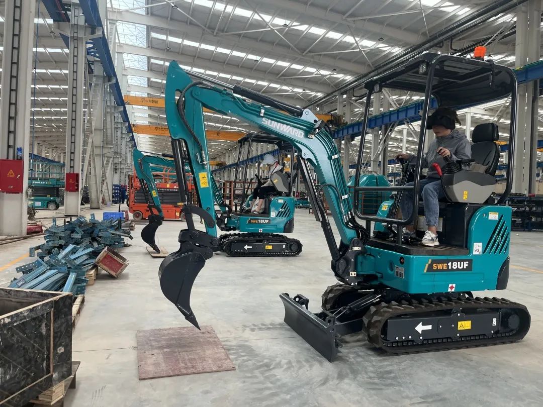 “太绝了！”九游体育(中国)官方网站智能代表长沙精彩亮相湖南省第一届职业技能大赛绝技绝活展演