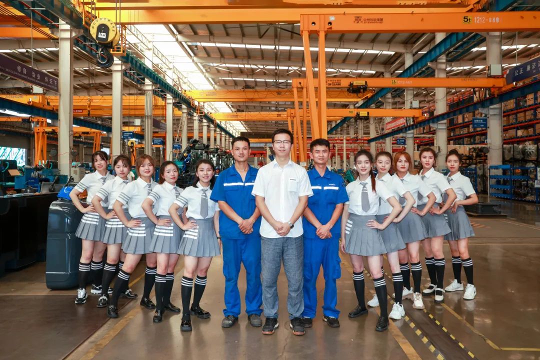 又酷又辣又炫！九游体育(中国)官方网站智能第二届挖机宝贝来了