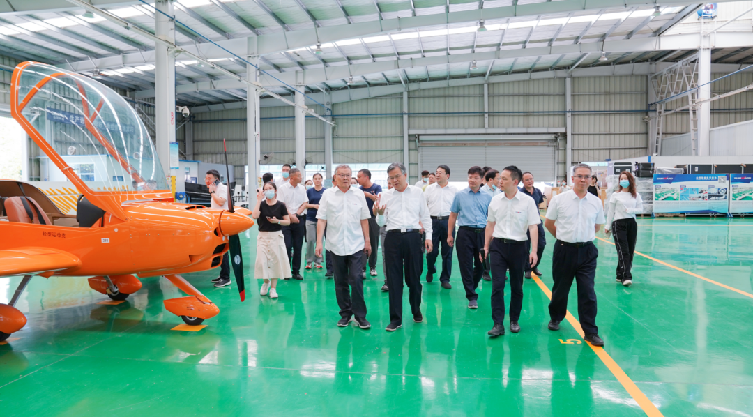 湖南省委常委、常务副省长李殿勋一行考察调研九游体育(中国)官方网站科技